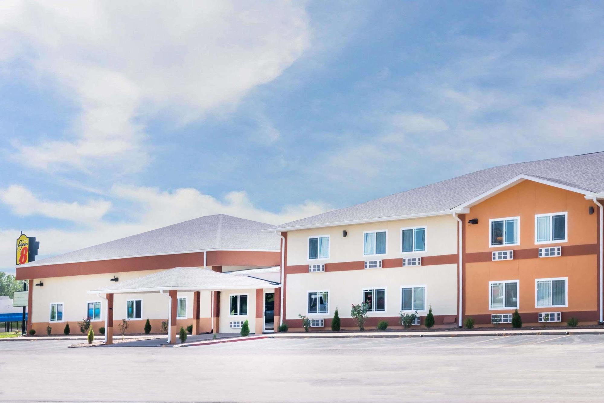 Motel Super 8 By Wyndham Parsons Exterior foto